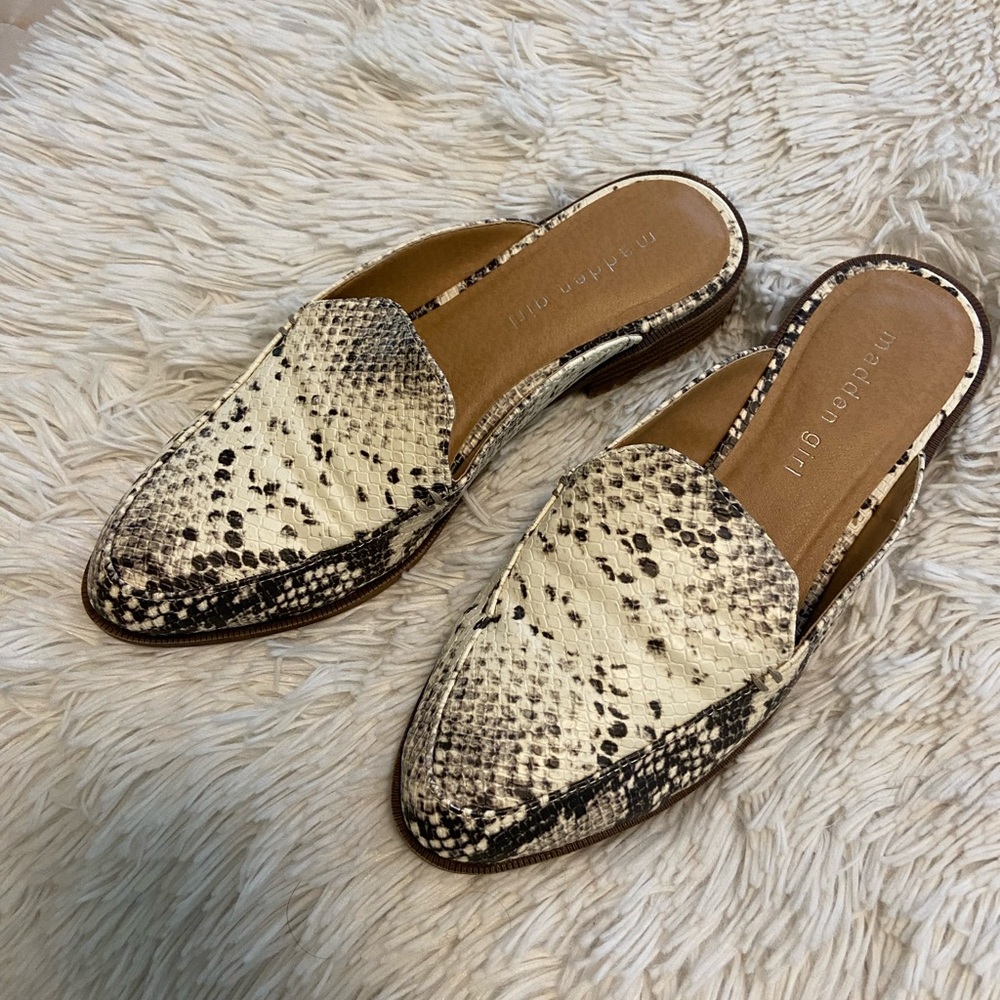 Madden Girl Snakeskin print mules - Picture 3 of 7